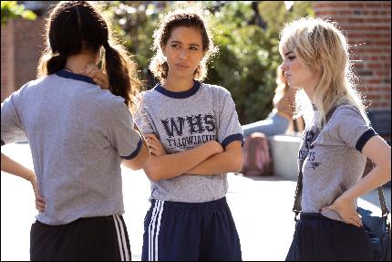 14yellowjackets-still2-mobileMasterAt3x (1800x1200, 398 kБ...)