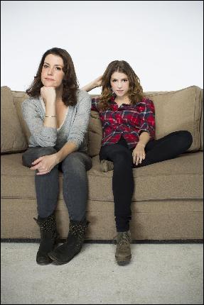 melanie-lynskey-and-anna-kendrick-in-happy-christmas-melanie-lynskey-2120922816 (1365x2048, 529 kБ...)