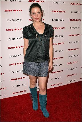 melanie-lynskey-melanie-lynskey-melanie-lynskey-987760090 (1440x2153, 894 kБ...)