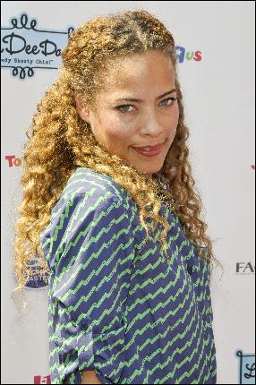 tawnycypress-tawny-cypress-967099737 (1440x2170, 988 kБ...)